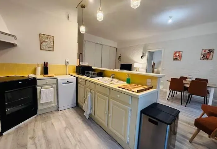 Grand T2 Avec Clim Balcon Wifi شقة